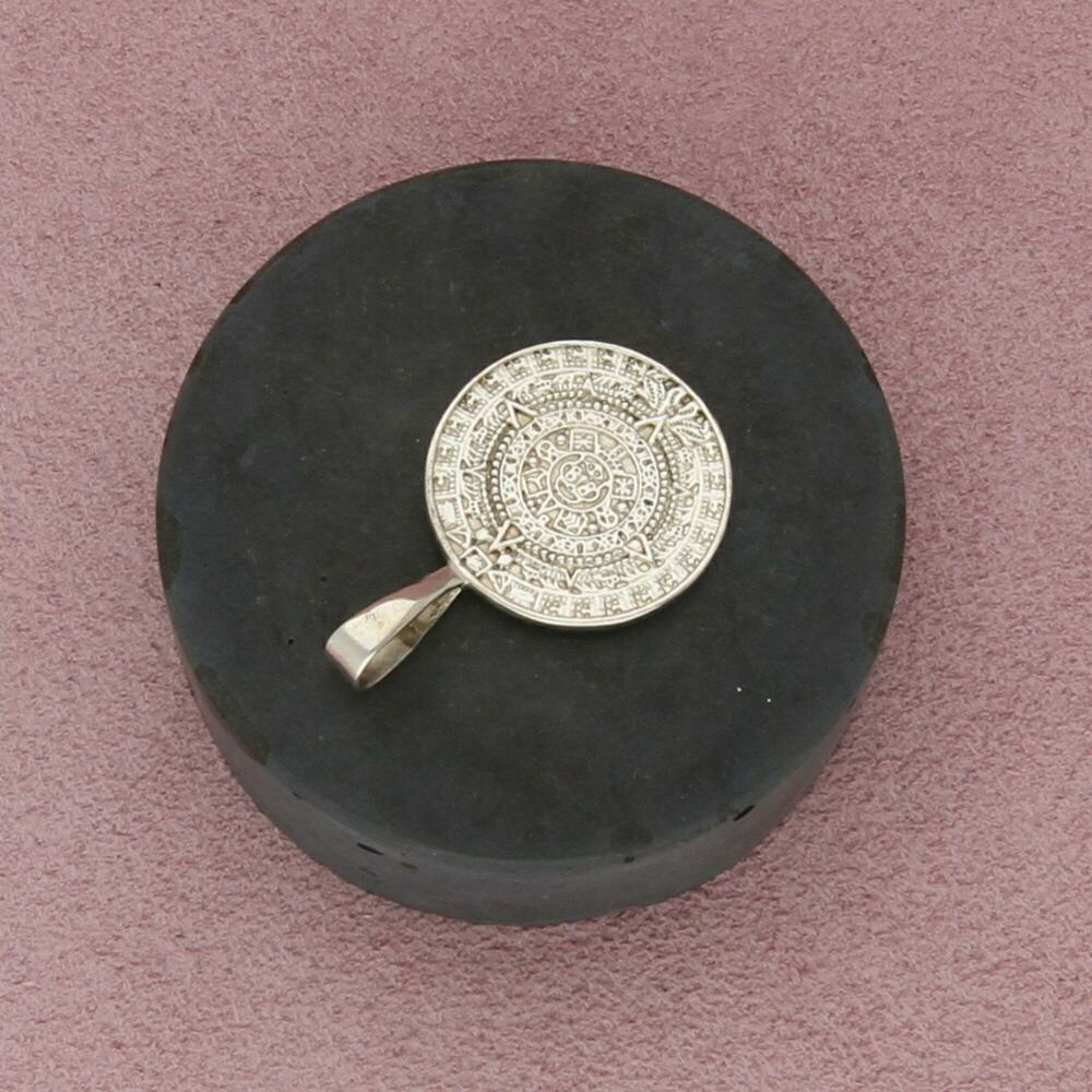 sterling silver vintage mexico aztec calendar pendant - Picture 3 of 3
